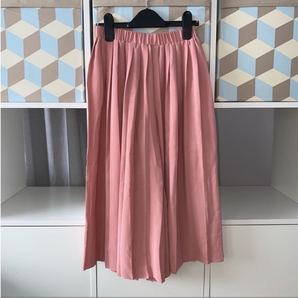 Zara PLEATED PANTS - Picture 2 of 4